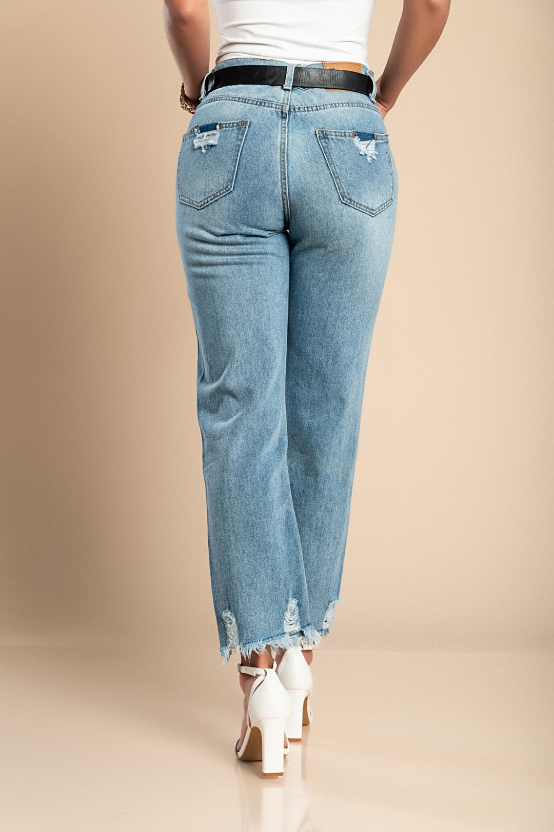 Fashionable Mid-Waist Jeans with Green Pattern Slits and Frayed Hem