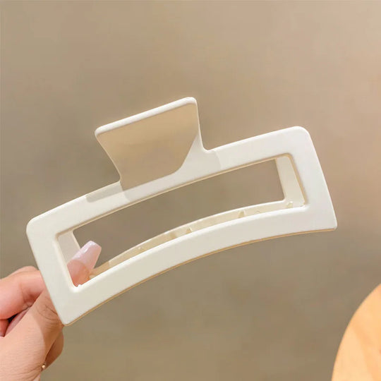 1pc Extra large 13cm hair size, shark clip, square clip, back of the