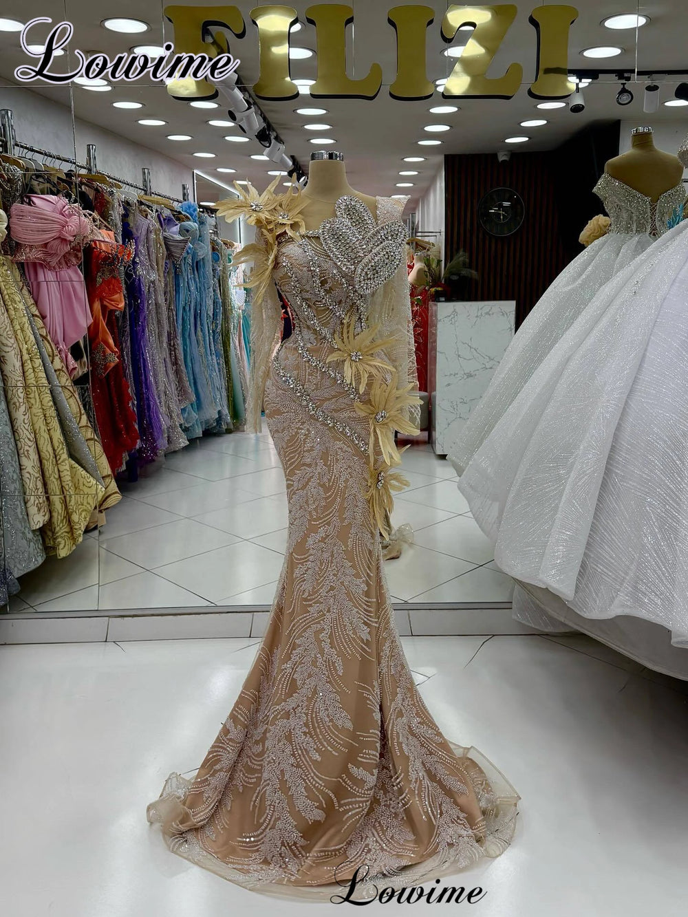 Vintage Champagne Prom Dresses Long Sleeves Evening Dresses With Crystals