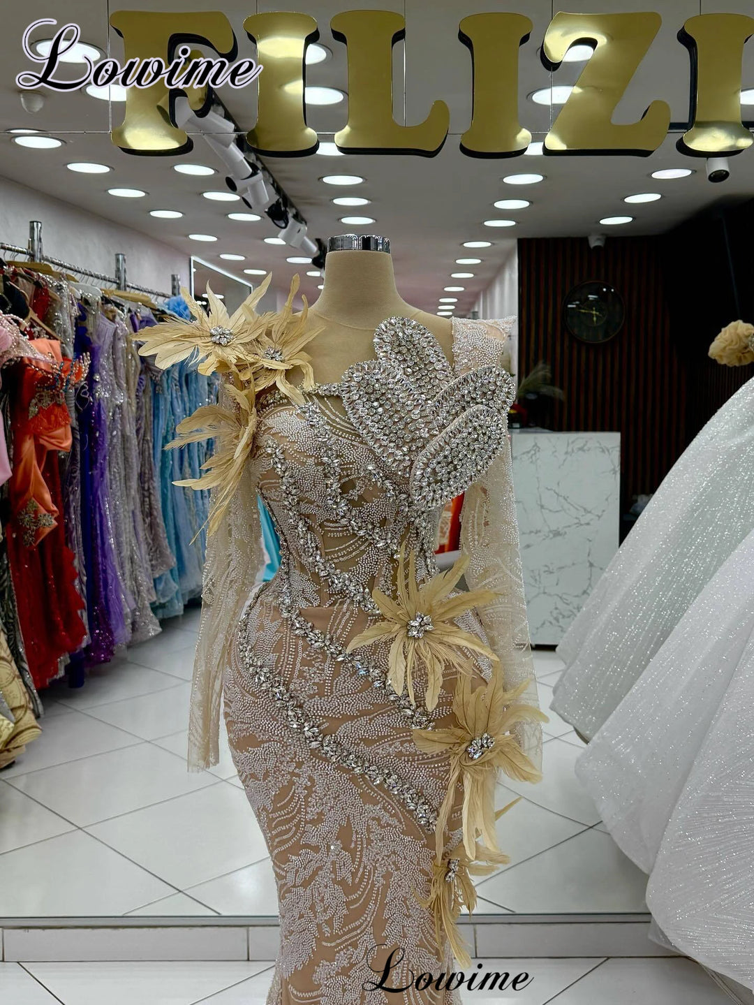 Vintage Champagne Prom Dresses Long Sleeves Evening Dresses With Crystals