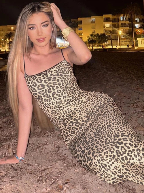 Hugcitar 2024 Fashion Leopard Print Slips Backless Sexy Bodycon Maxi