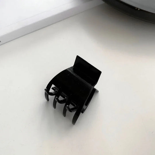 Women Elegant Black Geometric Plastic Hair Claw Lady Sweet Long Hair Holder Toothed Hair Clips Hairpins Fashion Hair Accessories