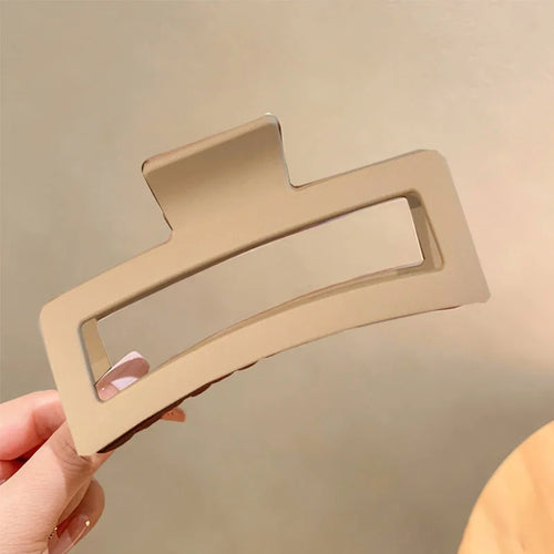1pc Extra large 13cm hair size, shark clip, square clip, back of the