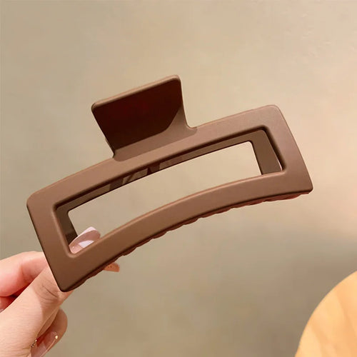 1pc Extra large 13cm hair size, shark clip, square clip, back of the